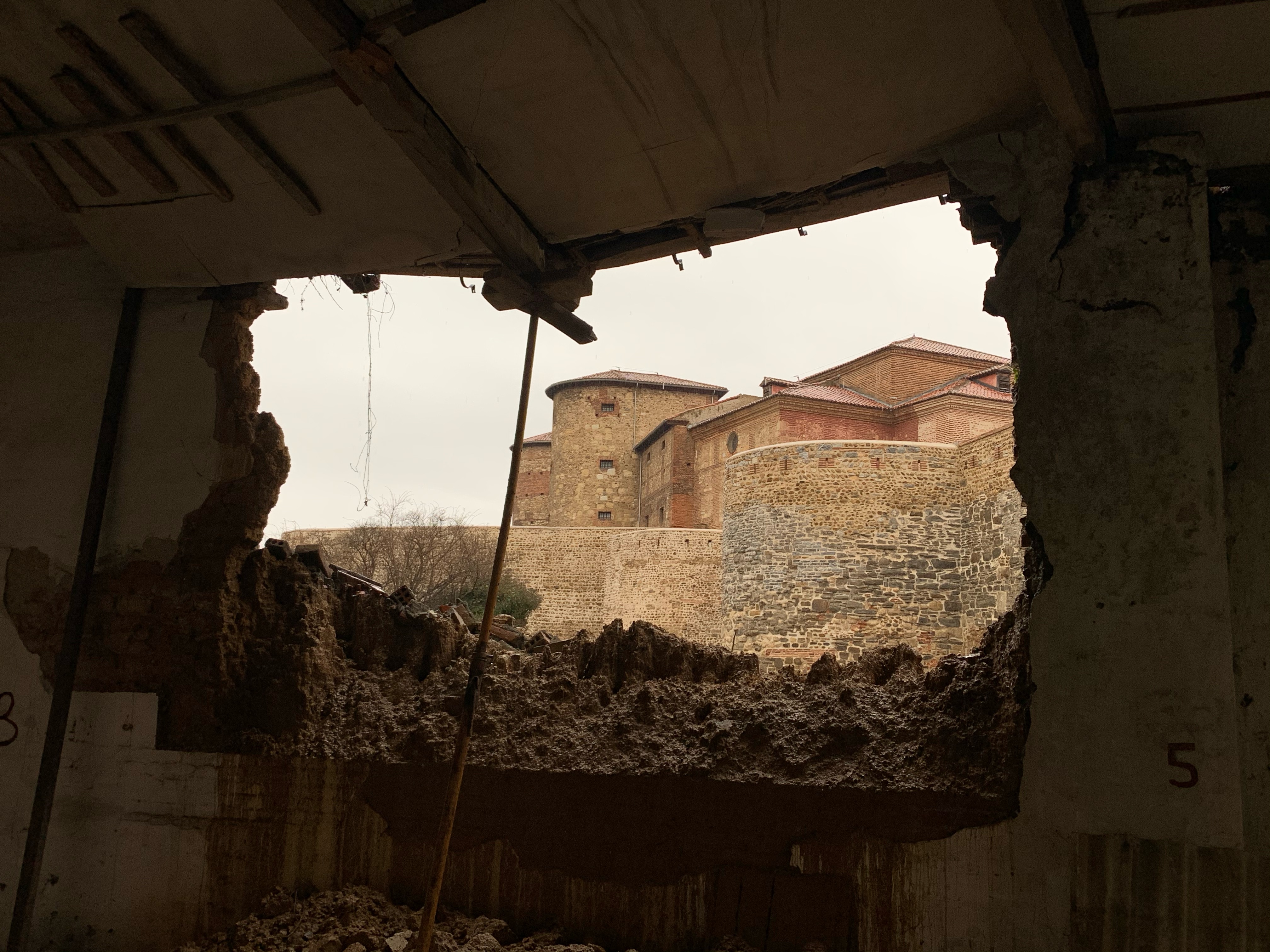 La muralla, desde el Molino Sidrón.jpg