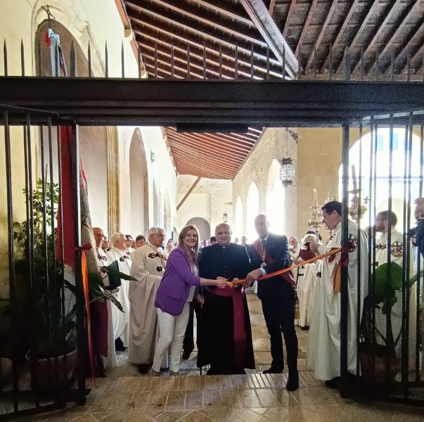 León se hermana con Baeza.