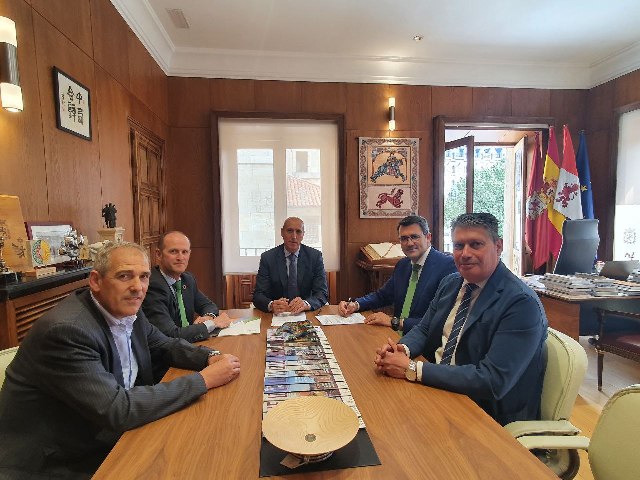 El Ayuntamiento de León implantará con Iberdrola medidas para mejorar la eficiencia energética